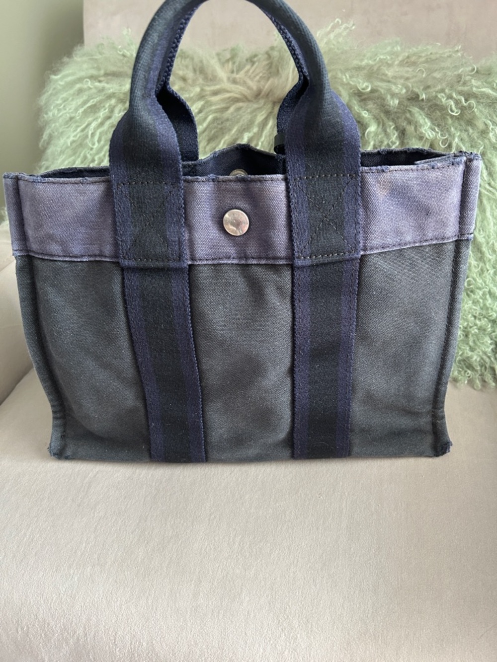 Hermès Fourre-Tout Canvas Tote – Classic Everyday Luxury - Picture 7 of 16